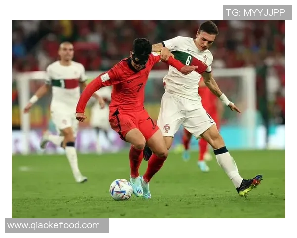 足球场上的搞笑明星们趣事大揭秘与精彩瞬间分享